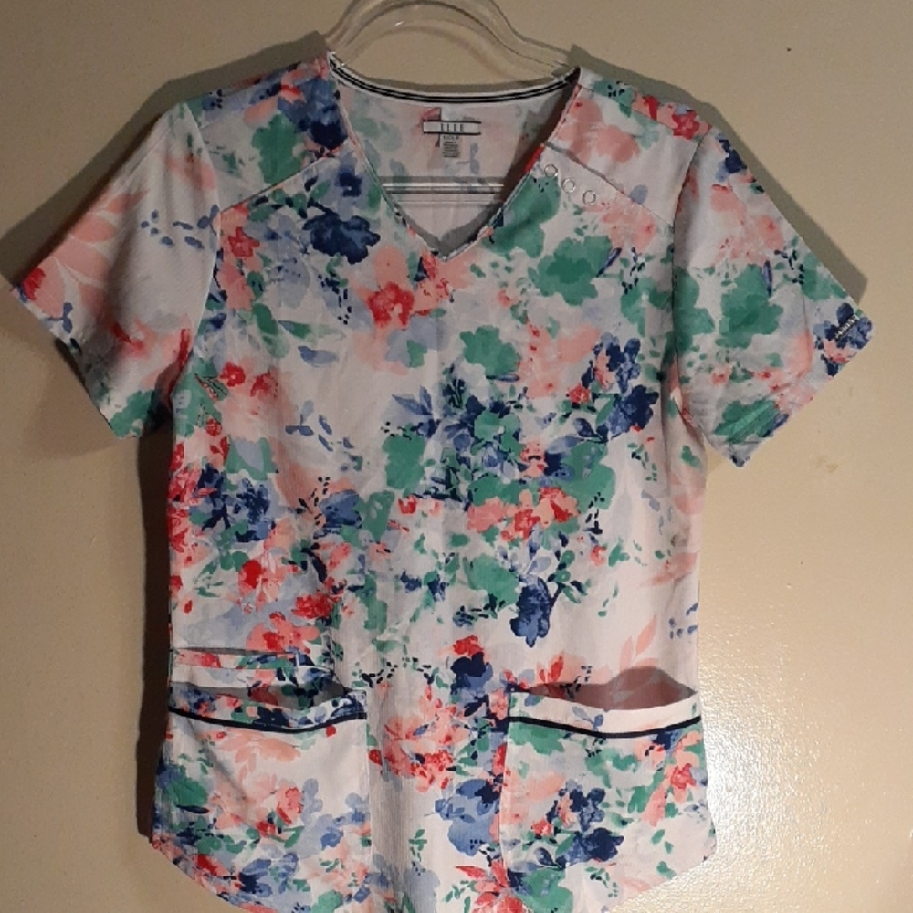 Elle Pastel Floral Scrub Top